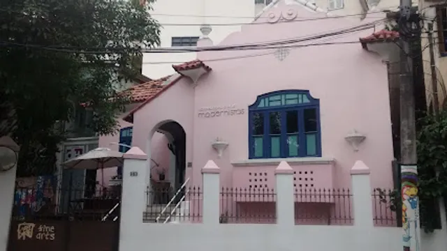Modernistas Hospedagem e Arte