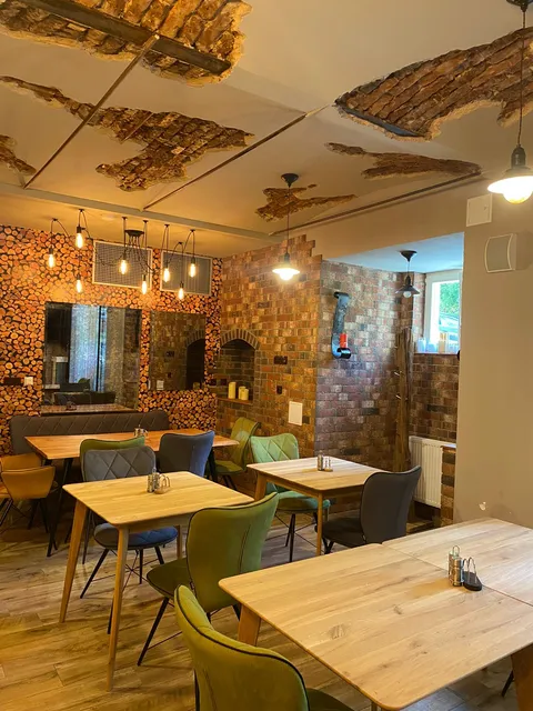 Loft Bar & Breakfast