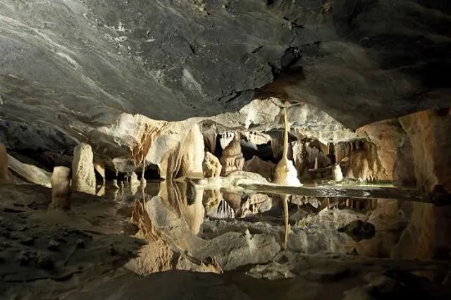 Cox's Cave & The Crystal Quest