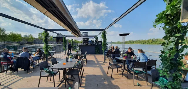 Barka Warszawska DZIEŃ I NOC