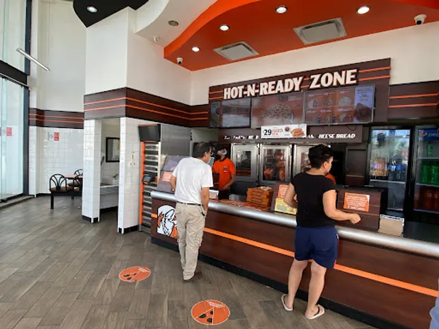 Little Caesars Plaza Esmeralda