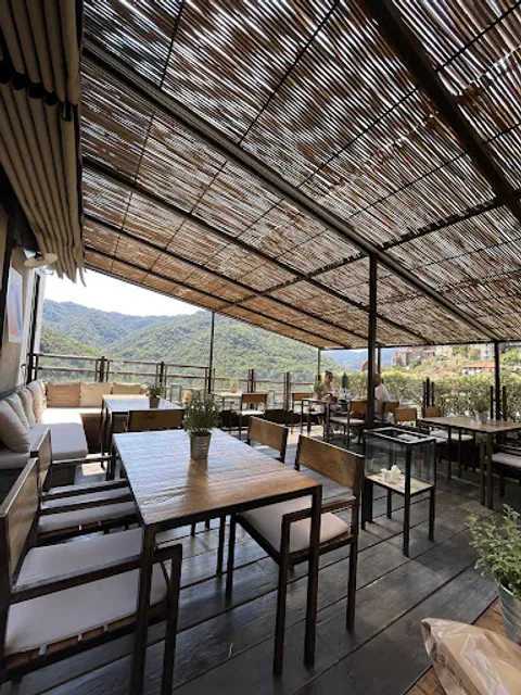 Apricus Osteria & Bar