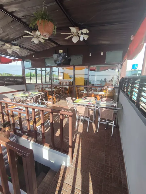 2212 Restaurant & Bar