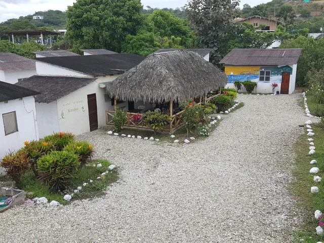 Montañita Garden Hostel