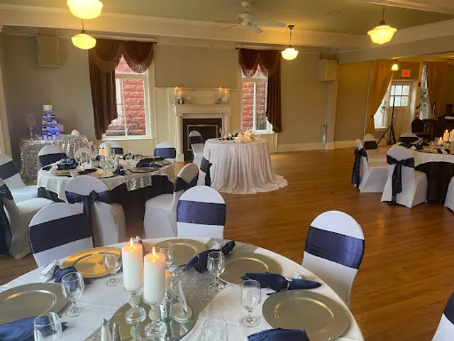 Mohegan Manor Restaurant & Lounge