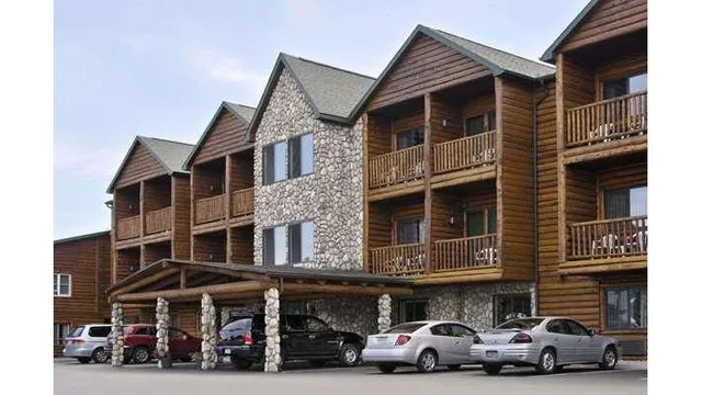 Super 8 by Wyndham Bridgeview of Mackinaw City