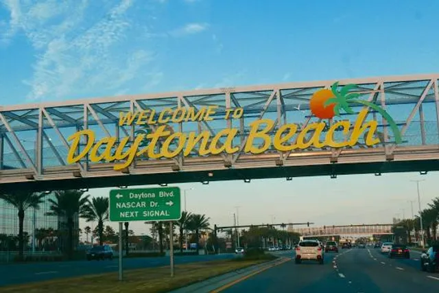 Welcome to Daytona Beach Sign