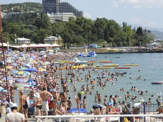 Alushtinskiy Plyazh "Laskovyy Bereg"