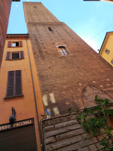 Torre Azzoguidi