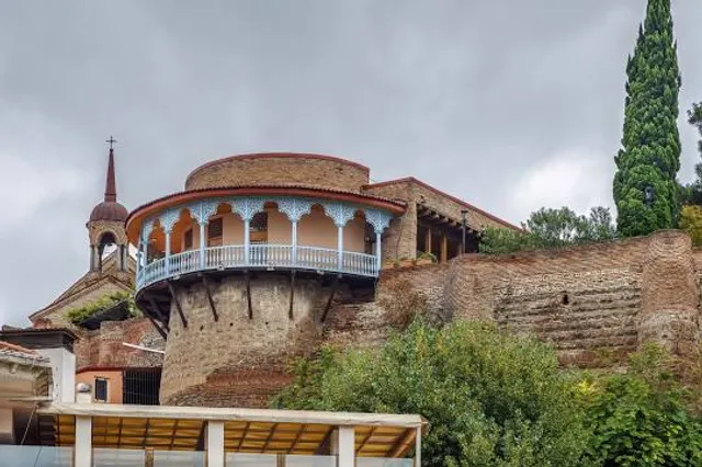 Queen Darejani Palace