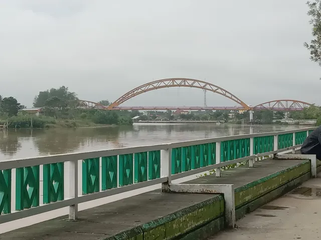 Taman Siring Kandilo