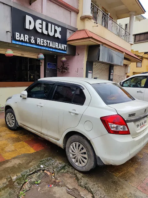 Delux Bar & Restaurant