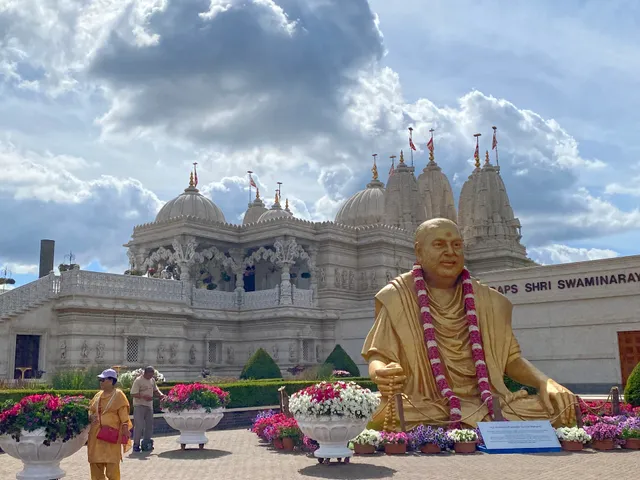 Shree Swaminarayan Temple - Willesden