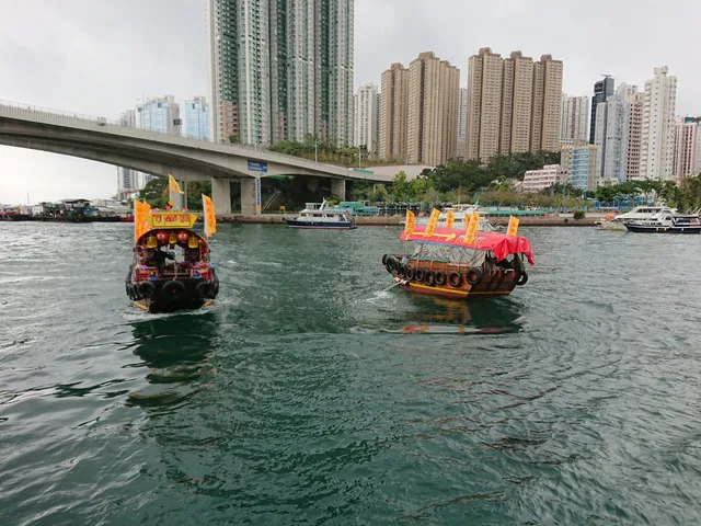 Aberdeen Sightseeing Sampans