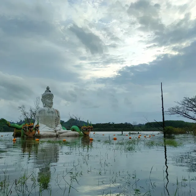 Phra Phutthasiri Phuwadol Mongkhonchai