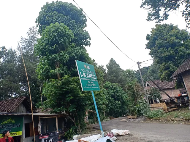 Ascent post Anjasmoro