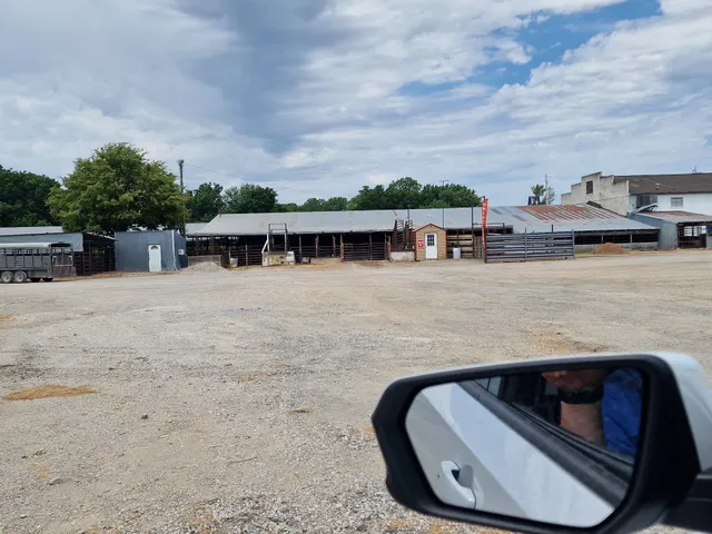 Farmers & Ranchers Livestock