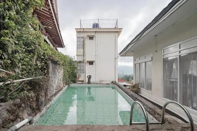 Urbanview Hotel Mon Bel Cibodas by RedDoorz