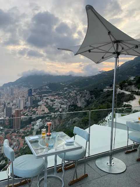 La Piscine Restaurant