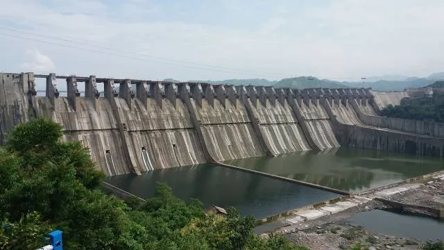Amthane Dam