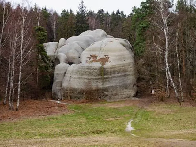 The White Stones (Elephants' Rock Formation)