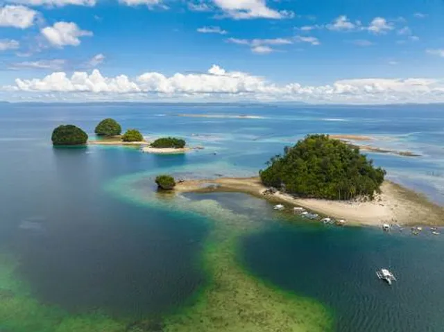 Hiyor-hiyoran Island Beach