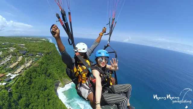 Paragliding di Bali