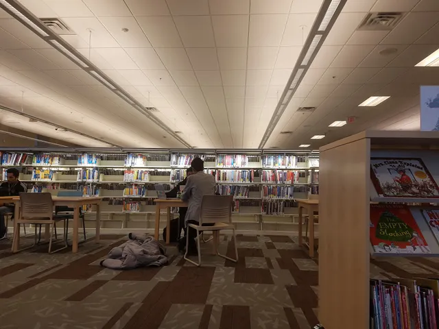 Calgary Public Library - Saddletowne