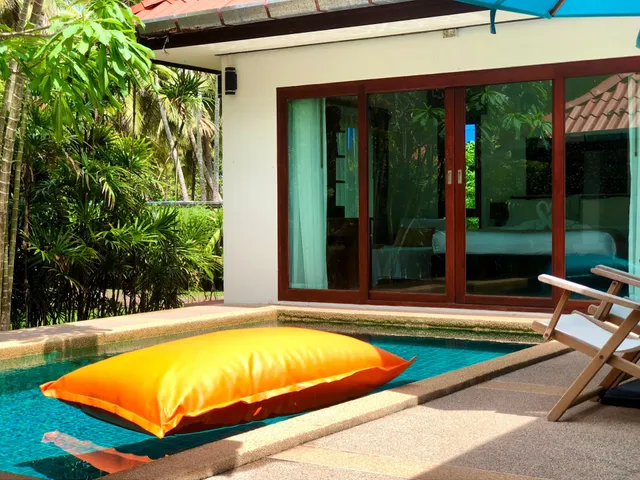 Khanom Sea Beach Resort