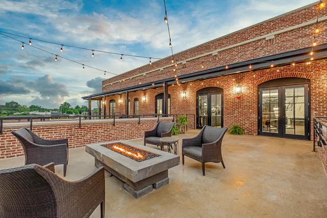 The Flying Fifty, a Luxury Boutique Hotel - Cullman