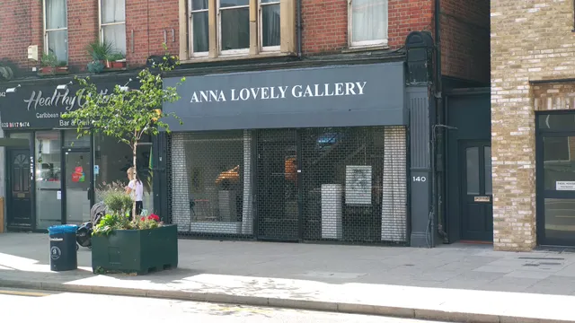 Anna Lovely Gallery