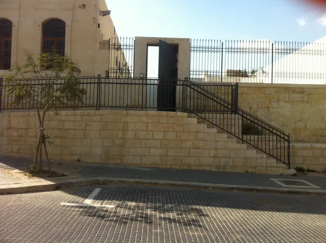 Trumpeldor Gallery: Art Center גלריית טרומפלדור: מרכז אמנות