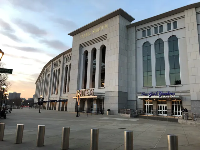 Yankee Stadium Tours