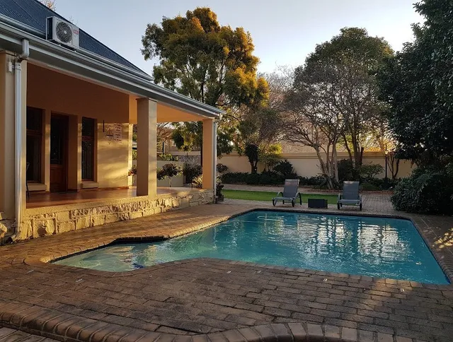 Del Roza Guest House Cc