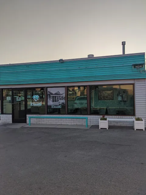 Ballard's Iceberg Drive-in