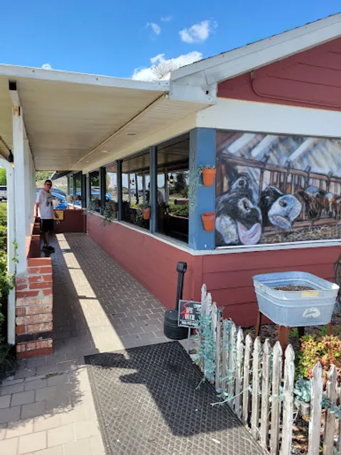 Barnwood Bar-B-Que Food Truck