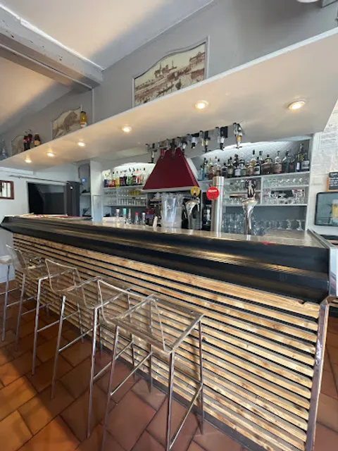 Chez Clément restaurant bar