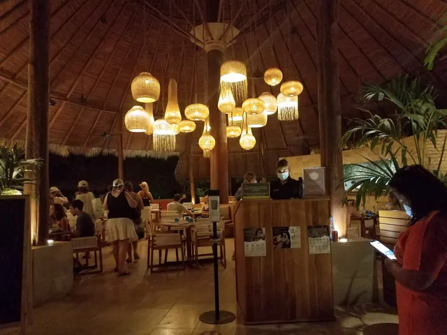 Caracola Pool & Beach Restaurant