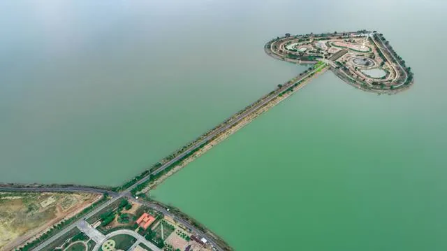 The Holy Heartland - Thung Thale Luang