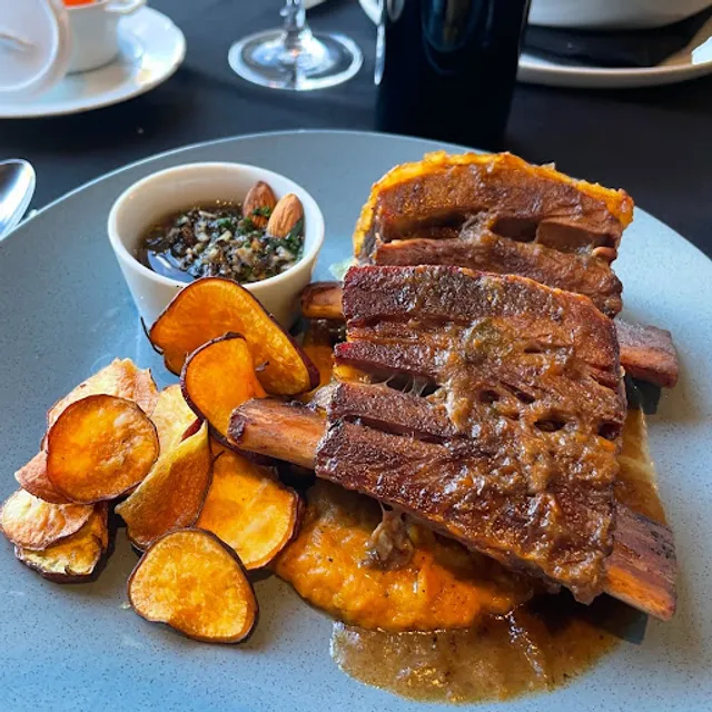 SUR Tandil Resto & Wines