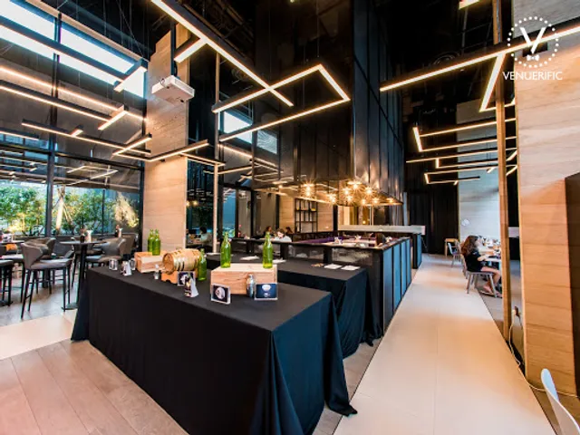 Komyuniti Bar & Restaurant