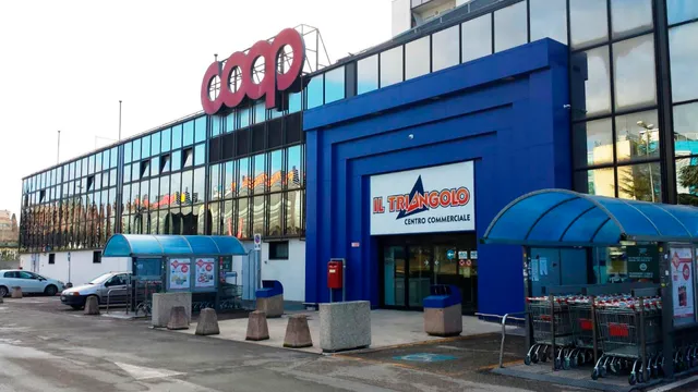 CENTRO COMMERCIALE IL TRIANGOLO