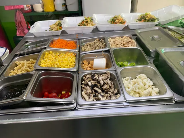 Baguettes, Ensaladas & Bionicos