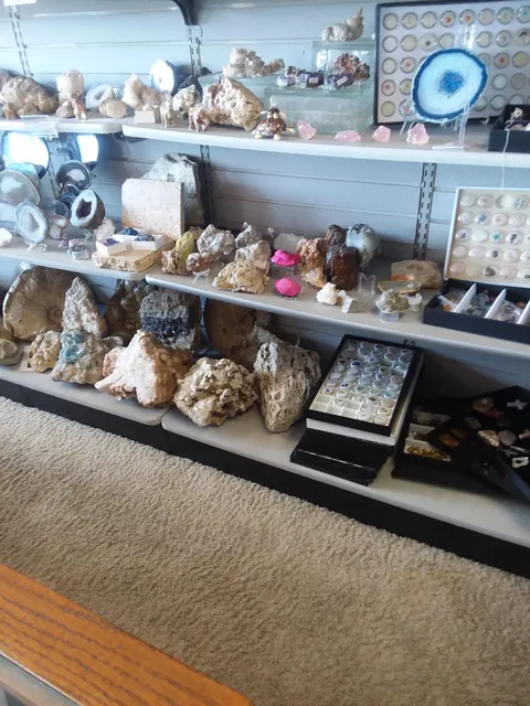 Hampton House Jewelry & Rock Shop