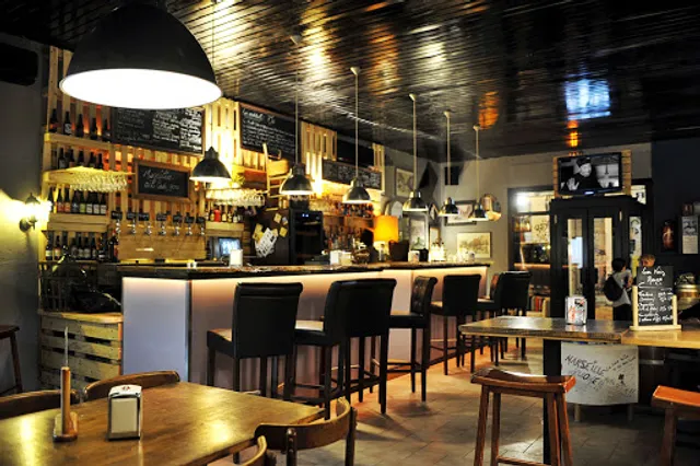 Massilia Pub - Cours Julien