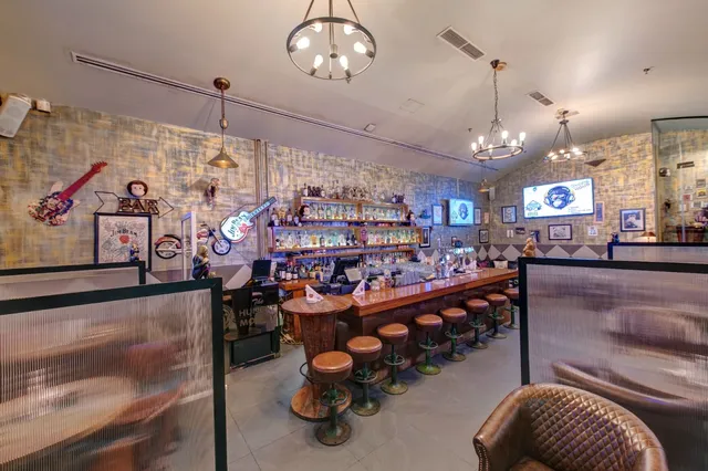 The Hungry Monkey Cocktail Lounge & Pub