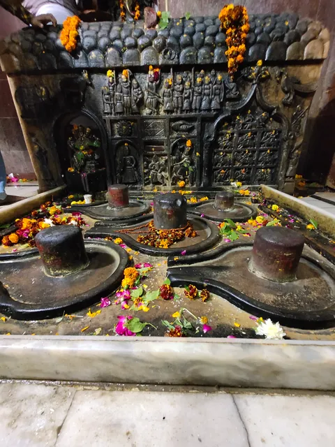 Shri Chakleshwar Mahadev Temple, Govardhan/ Sanatan goswami bajan kutir