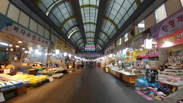 Shinyeong Traditional Market