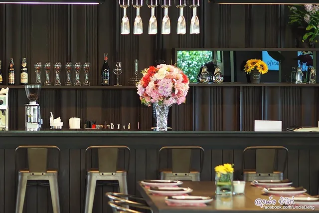 Simply V Dine & Wine Restaurant