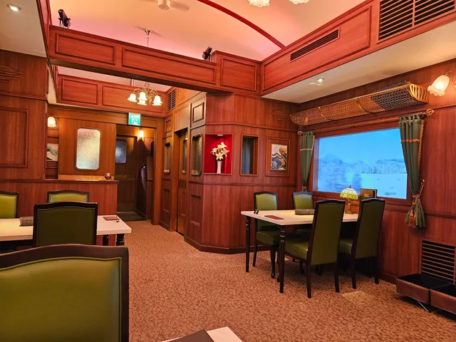 食堂車レストラン 黄昏号